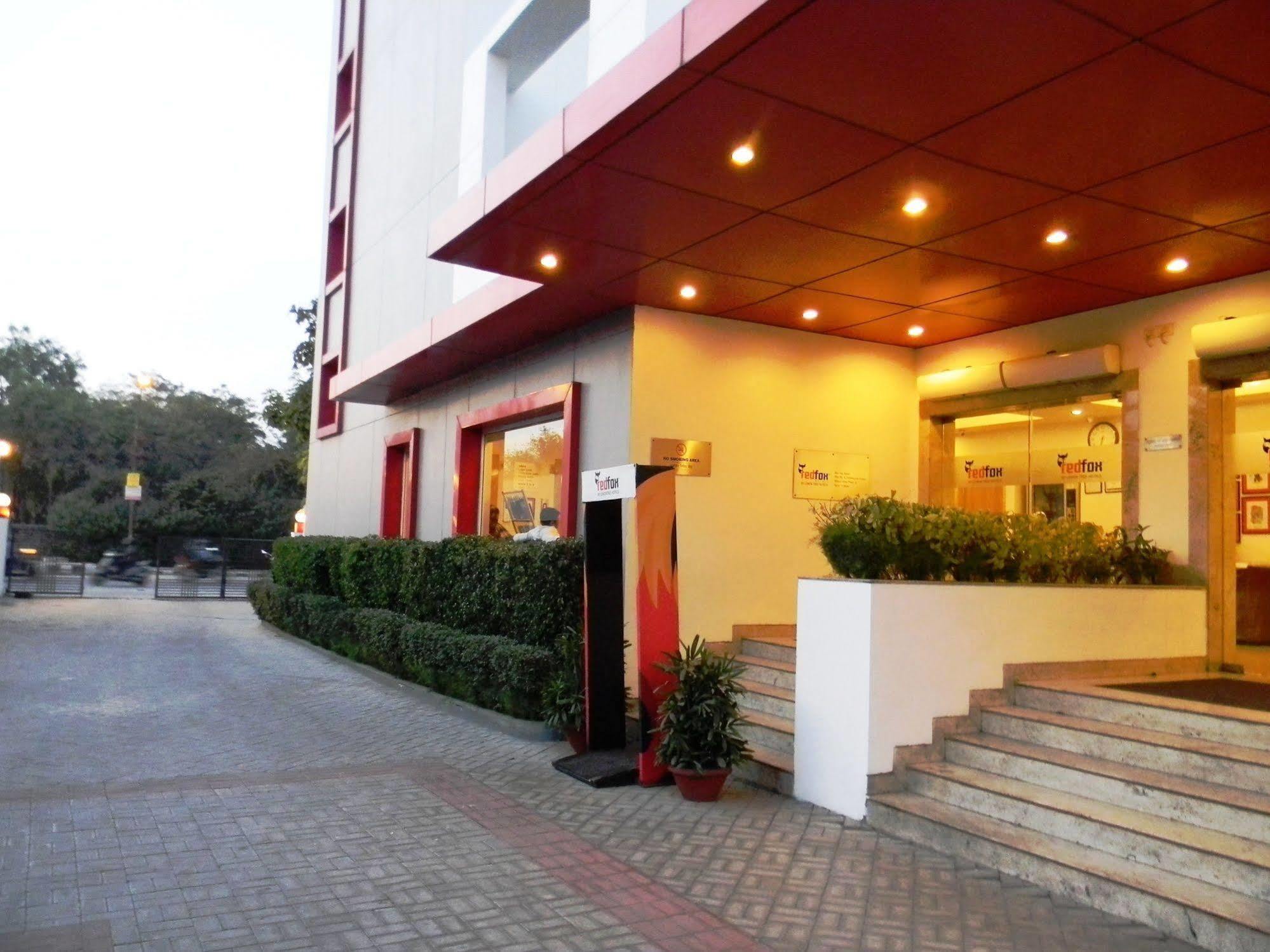 Red Fox By Lemon Tree Hotels, East Delhi Exterior foto